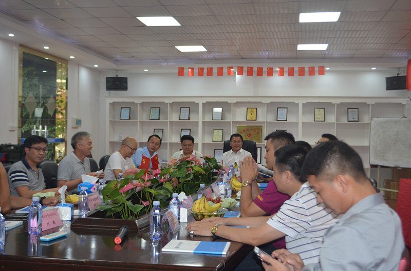 警用企业联谊会在YP街机电子集团拉开了序幕