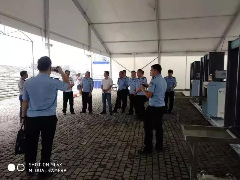 华为鸿蒙系统全球发布会采用YP街机电子安检设备